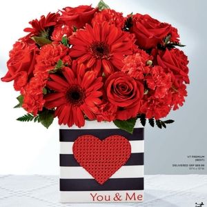 🪻4/$25🪻You & Me" rectangular ceramic vase w/sequined heart ONLY 2 LEFT!